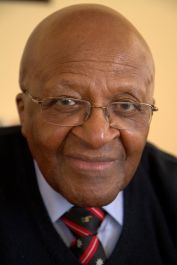 800px-desmond_tutu_2013-10-23_001